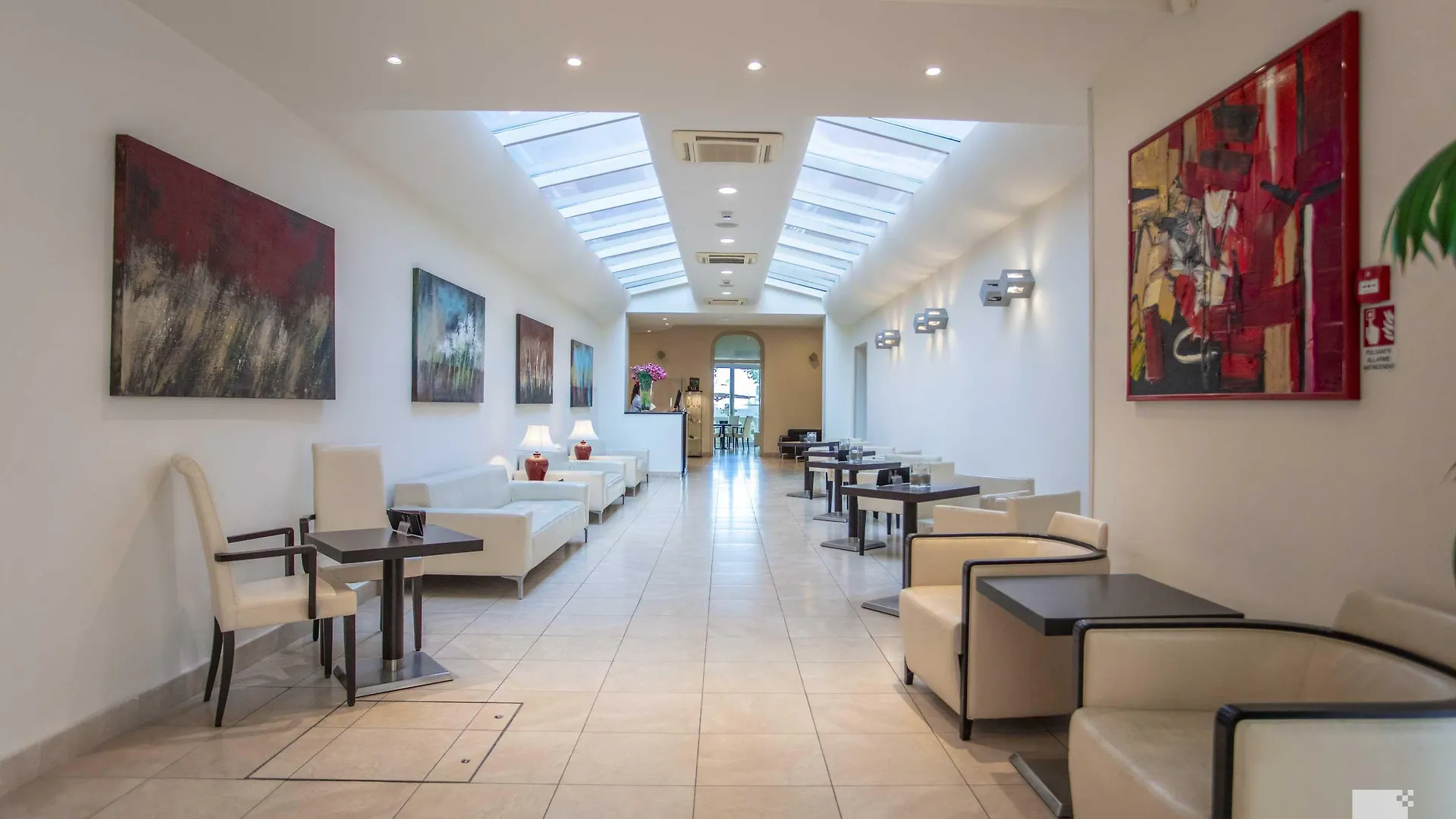 Hotel Regina Elena 57 & Oro Bianco Spa Rimini Italy