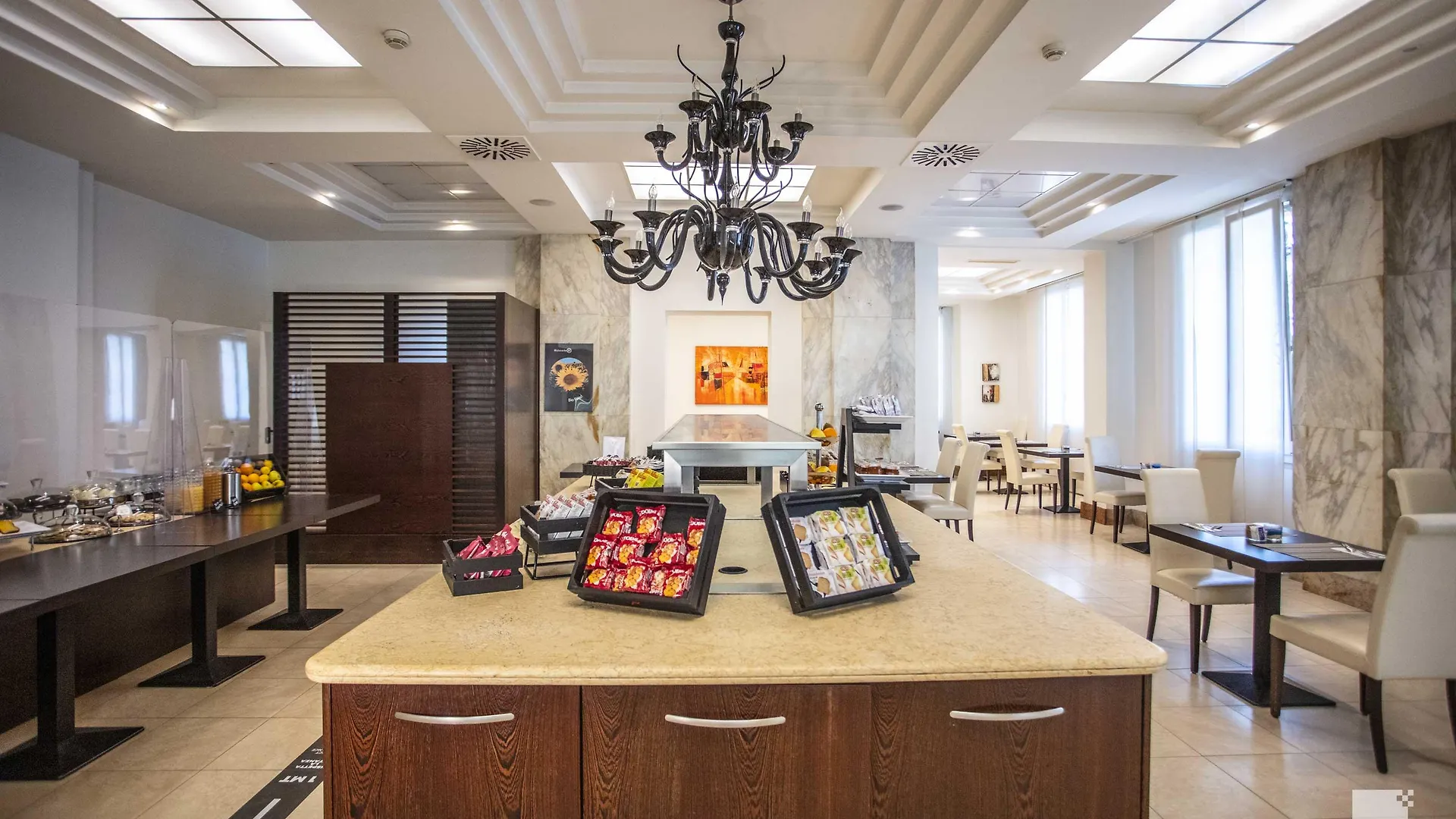 Hotel Regina Elena 57 & Oro Bianco Spa Rimini Italy